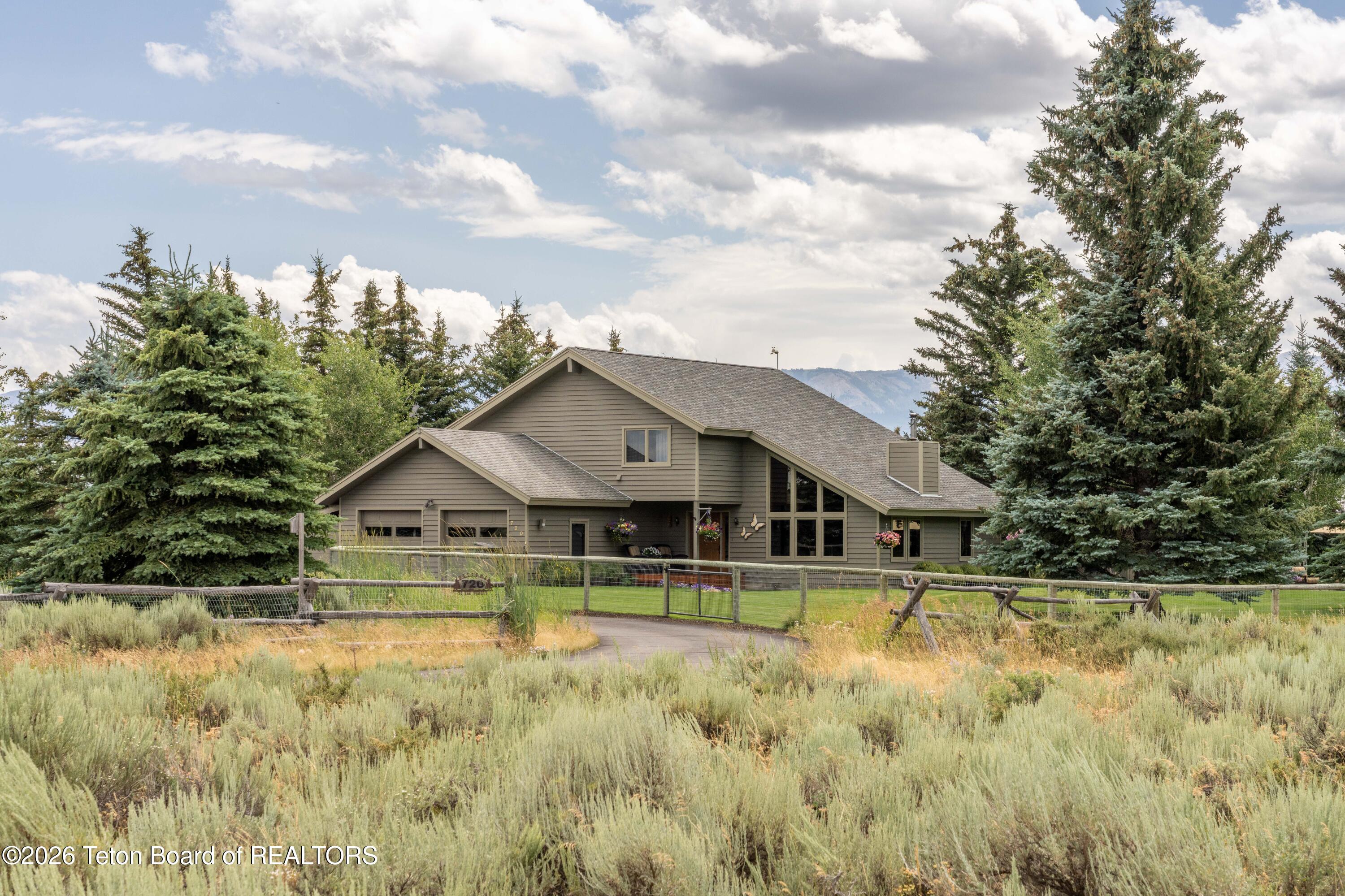 720 E TRAP CLUB Road