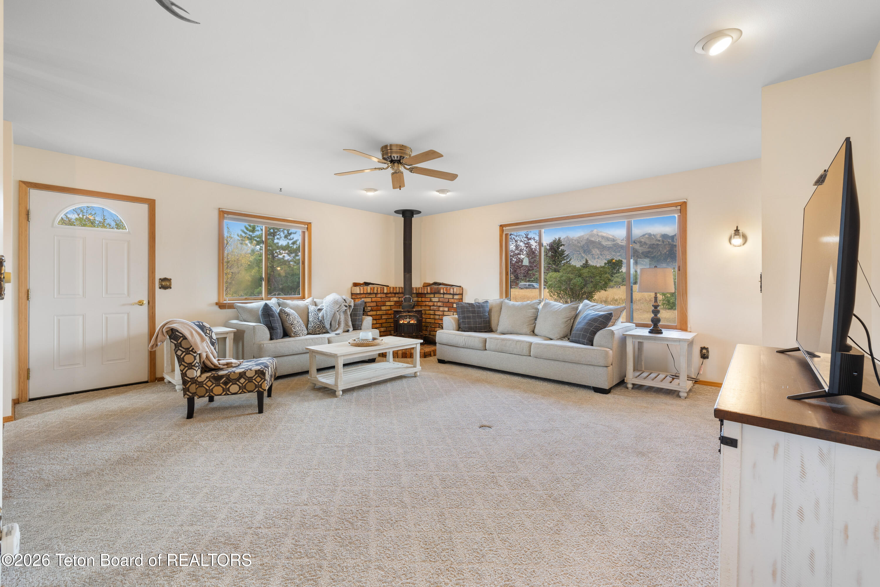 600 PONDEROSA Drive