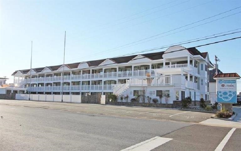 7929 Dune Drive Unit: 104