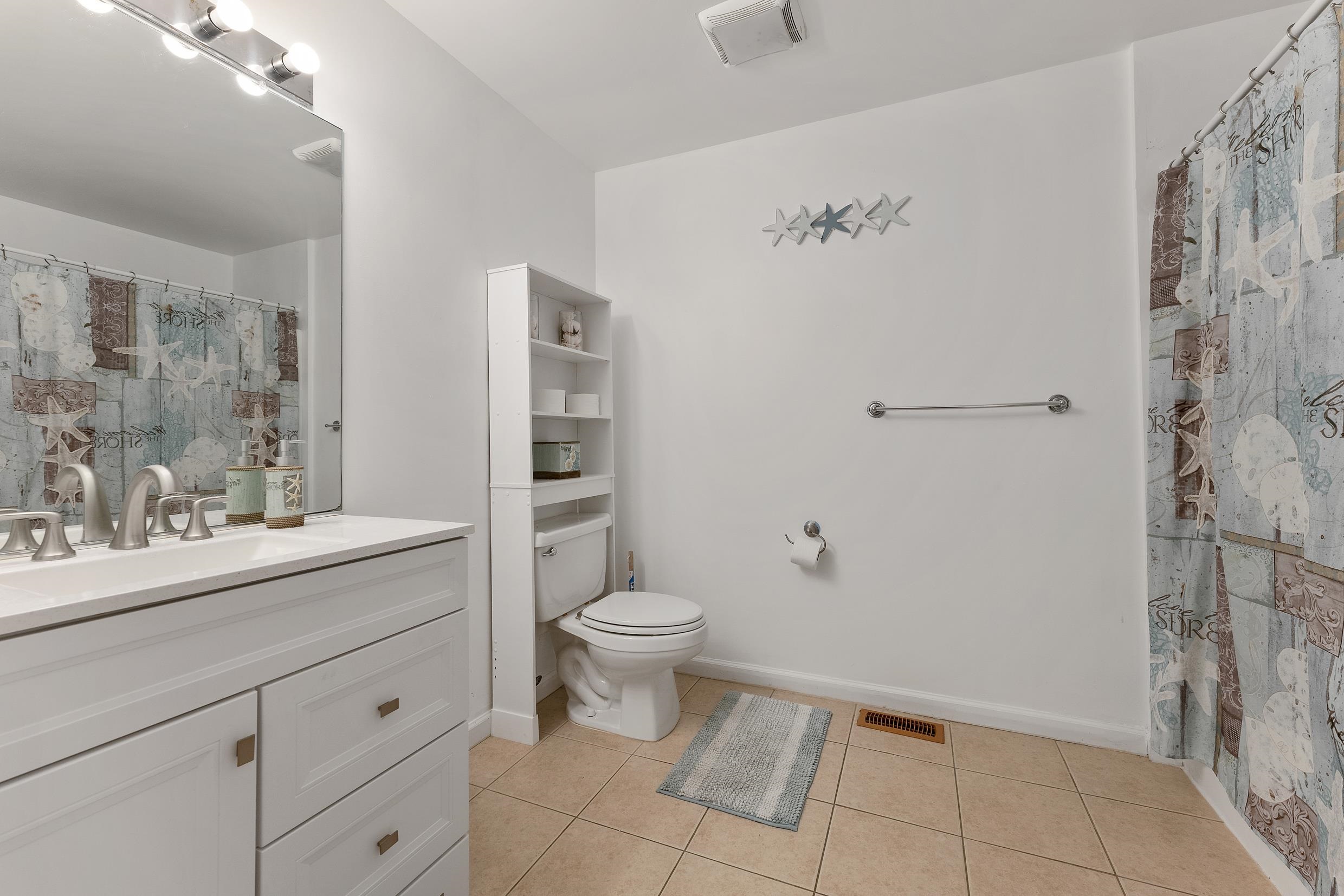 422 W Roberts Avenue Unit: A