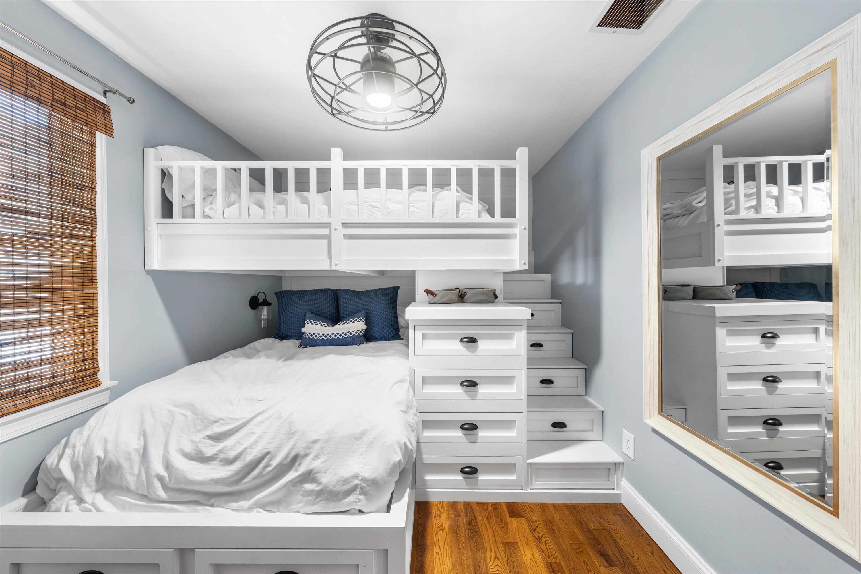 630 21st Street Unit: 2nd Floor
