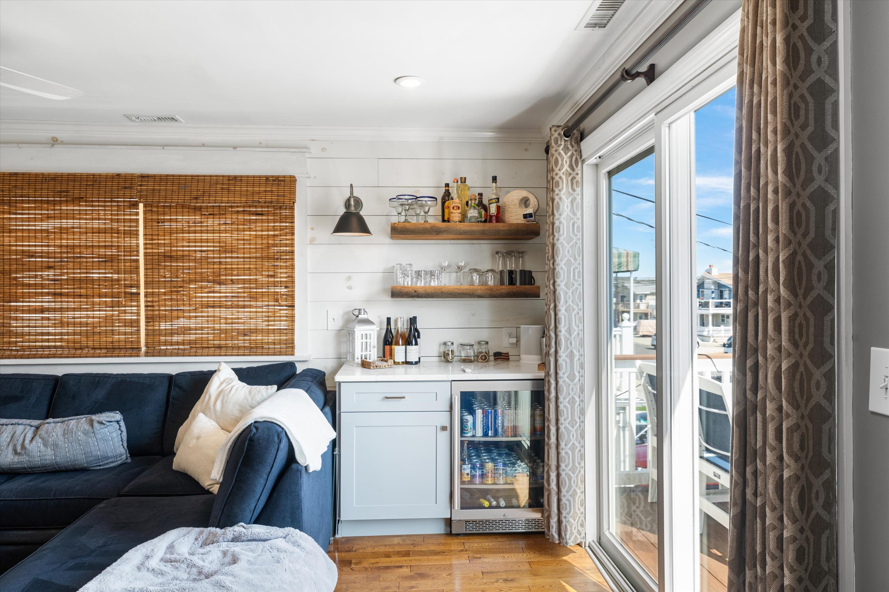 630 21st Street Unit: 2nd Floor