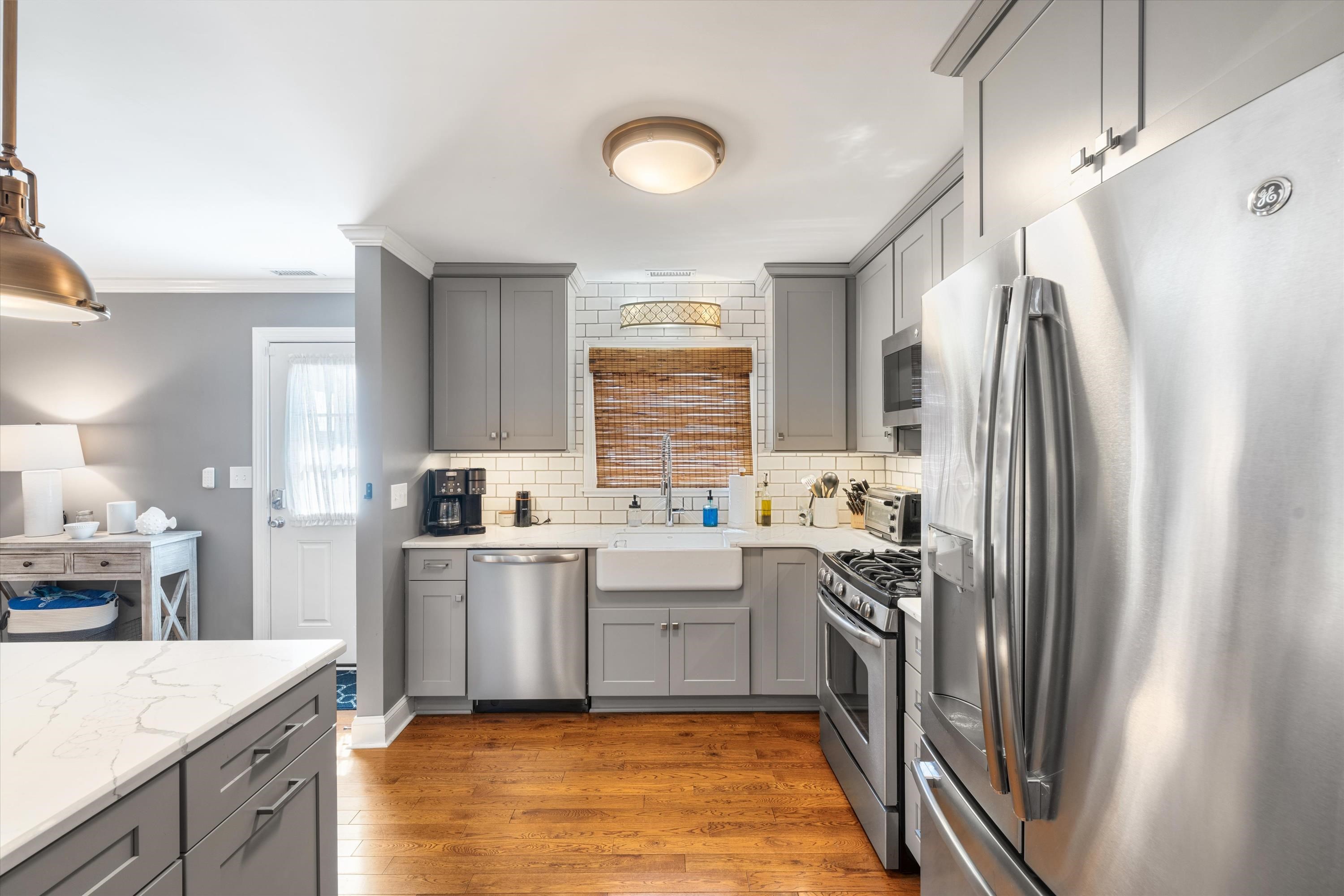 630 21st Street Unit: 2nd Floor