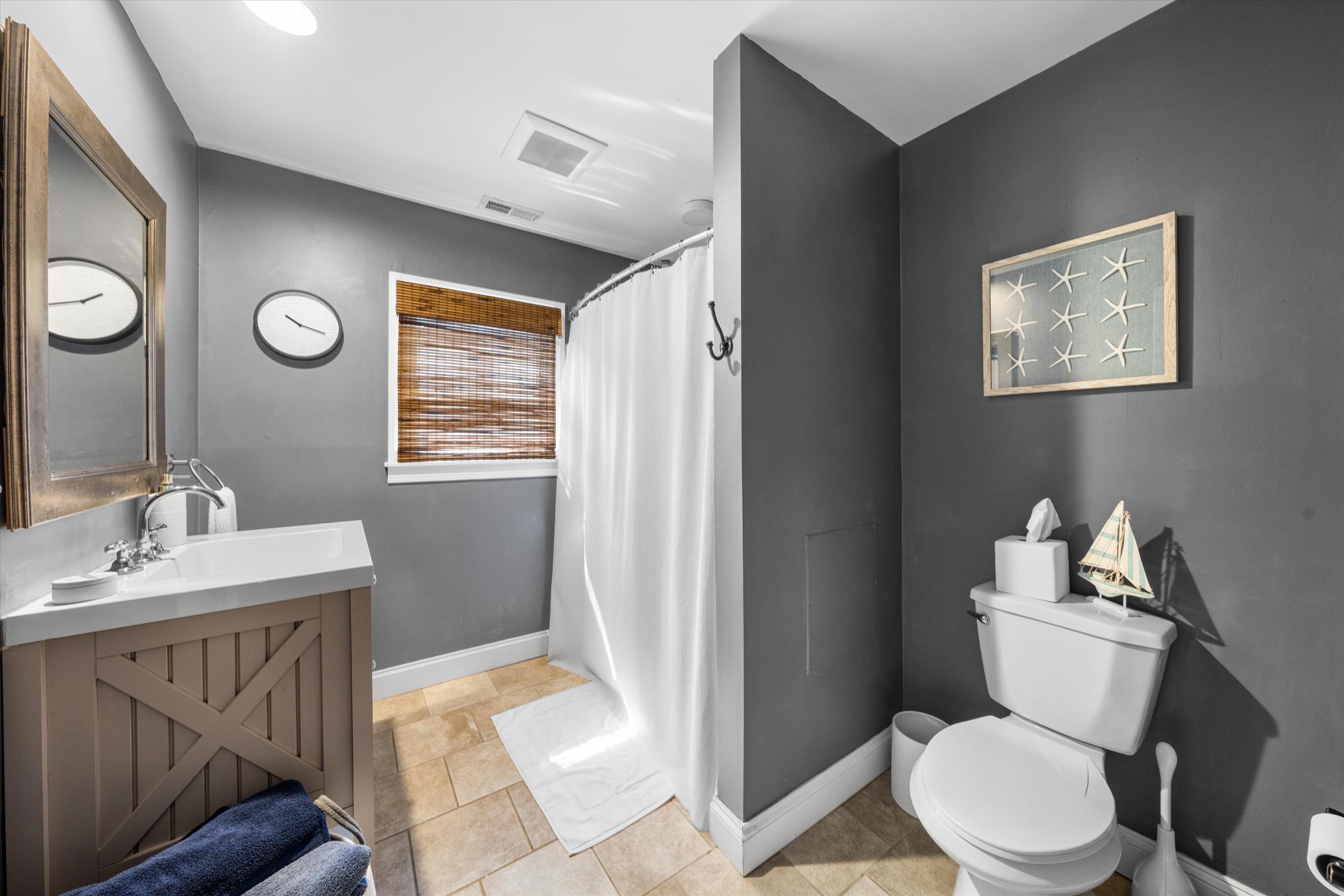 630 21st Street Unit: 2nd Floor