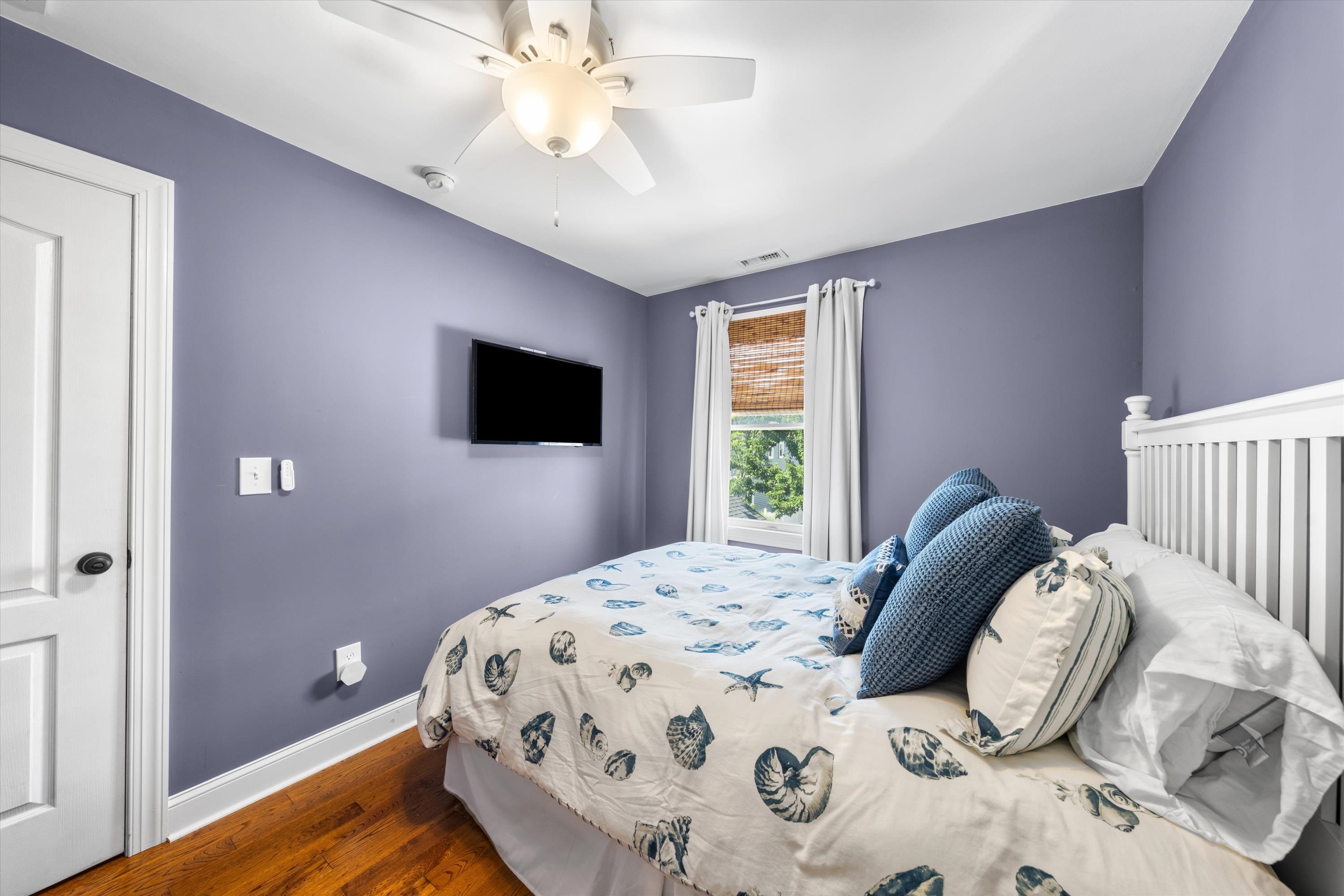 630 21st Street Unit: 2nd Floor