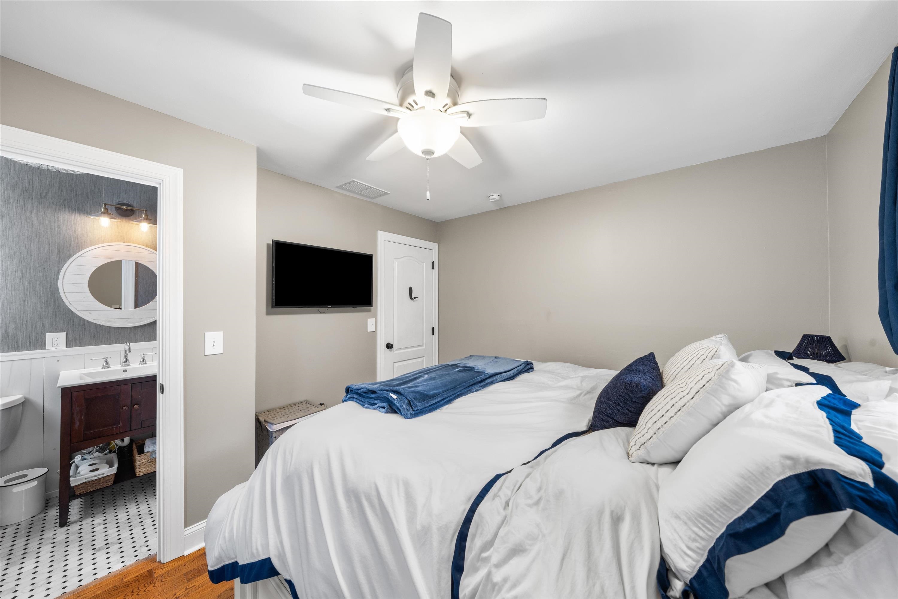630 21st Street Unit: 2nd Floor