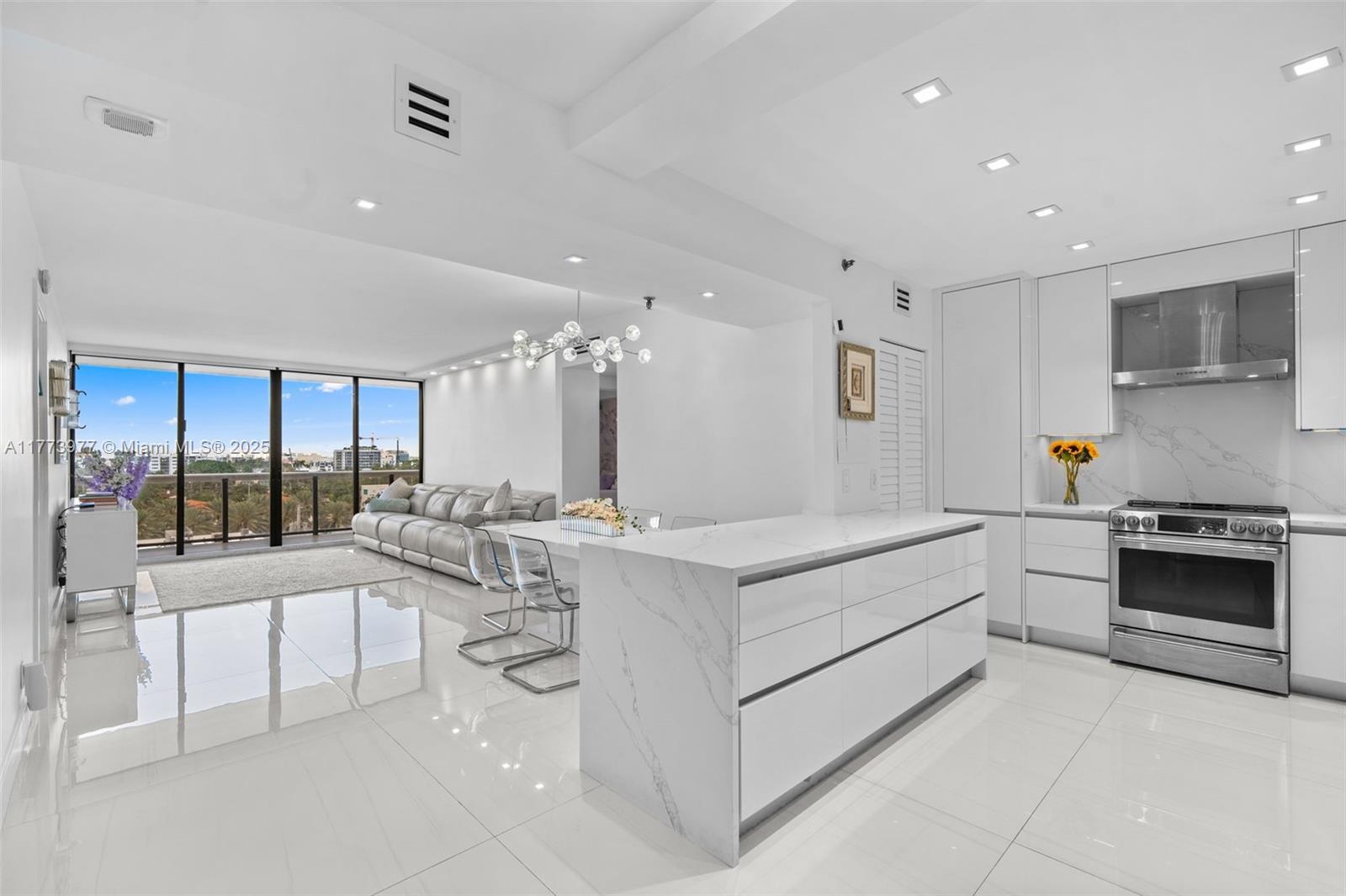 9455 Collins Ave # 703