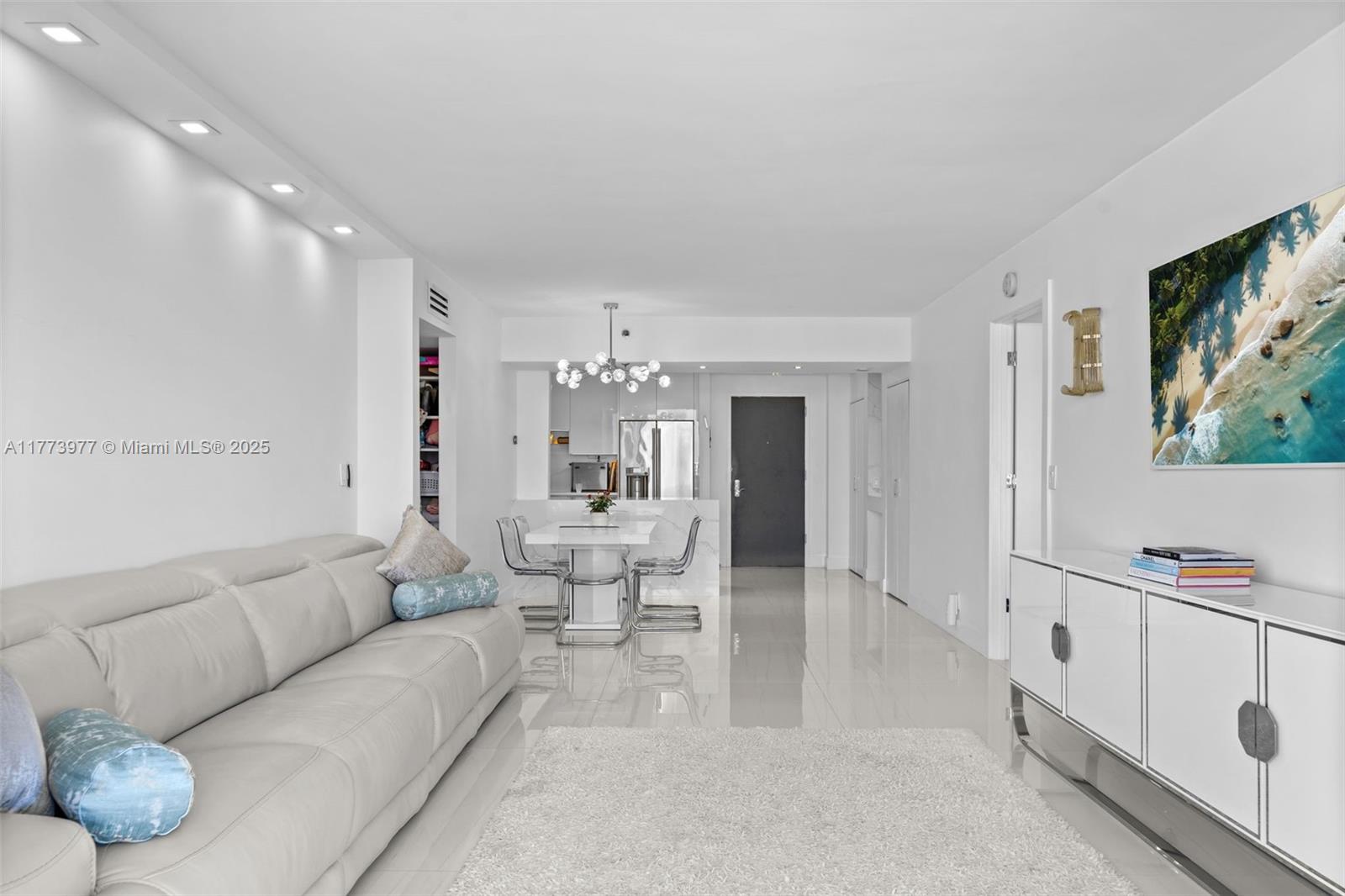 9455 Collins Ave # 703