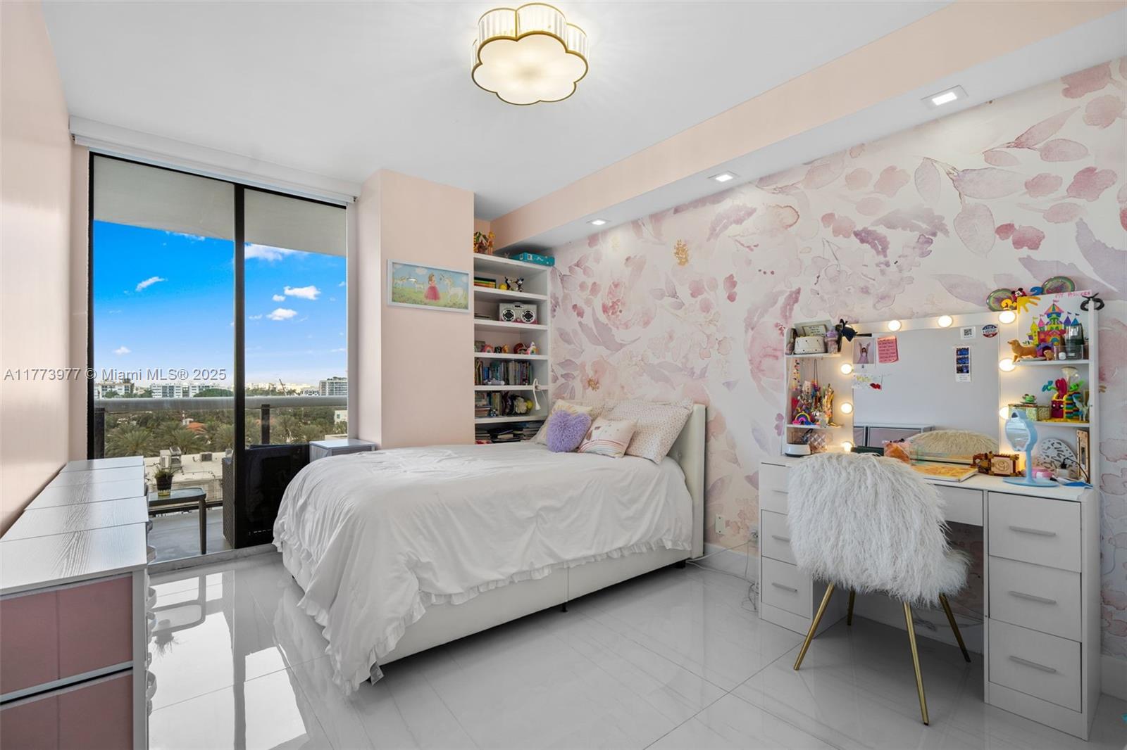 9455 Collins Ave # 703