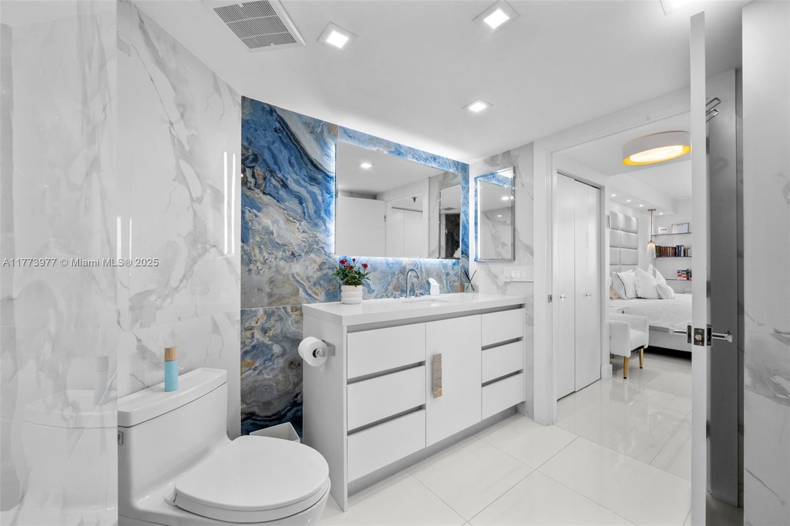 9455 Collins Ave # 703