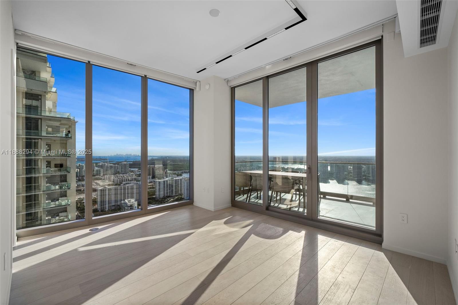17975 Collins Ave # 4601 Unit: N-4601