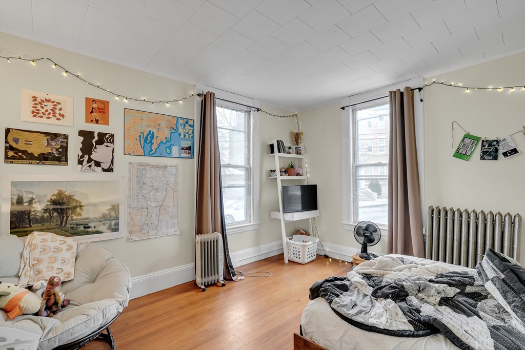 53 Gardner St # 1
