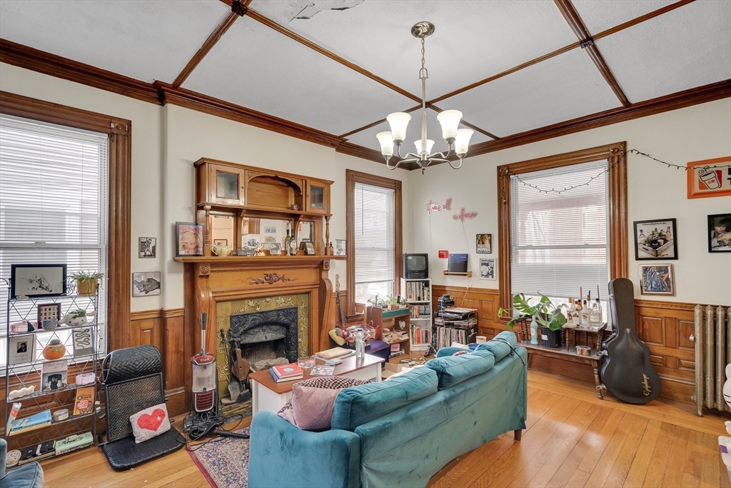 53 Gardner St # 1