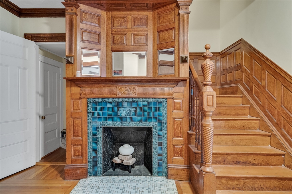 53 Gardner St # 1