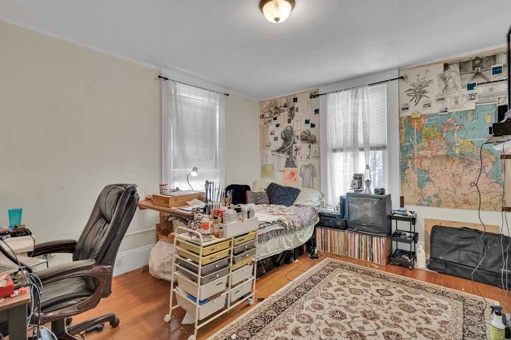 53 Gardner St # 1
