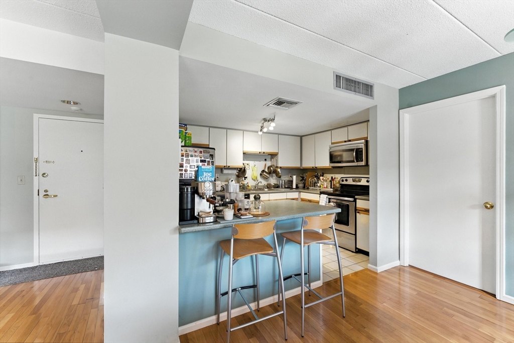 85 Brainerd Rd # 202