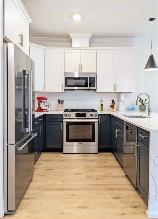 4281 Washington St # 4C