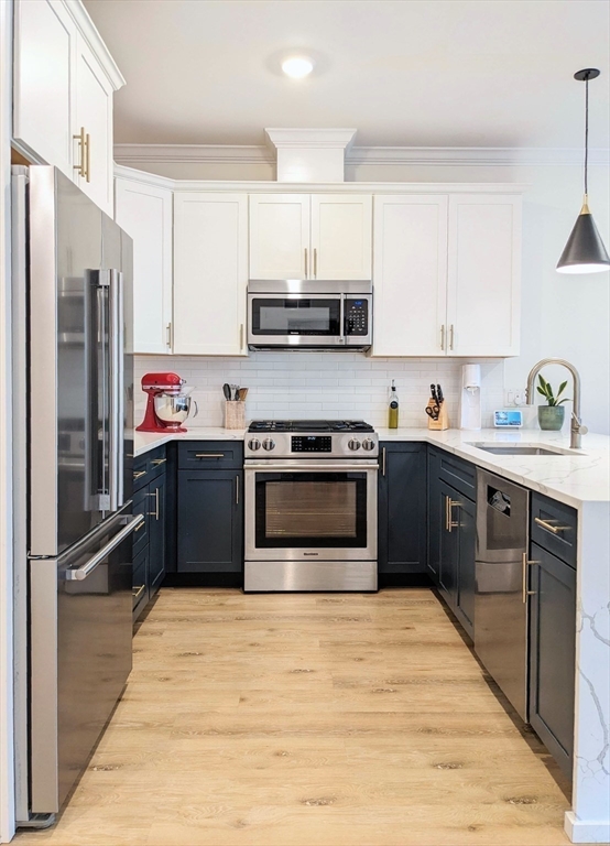 4281 Washington St # 4C