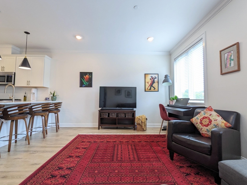4281 Washington St # 4C