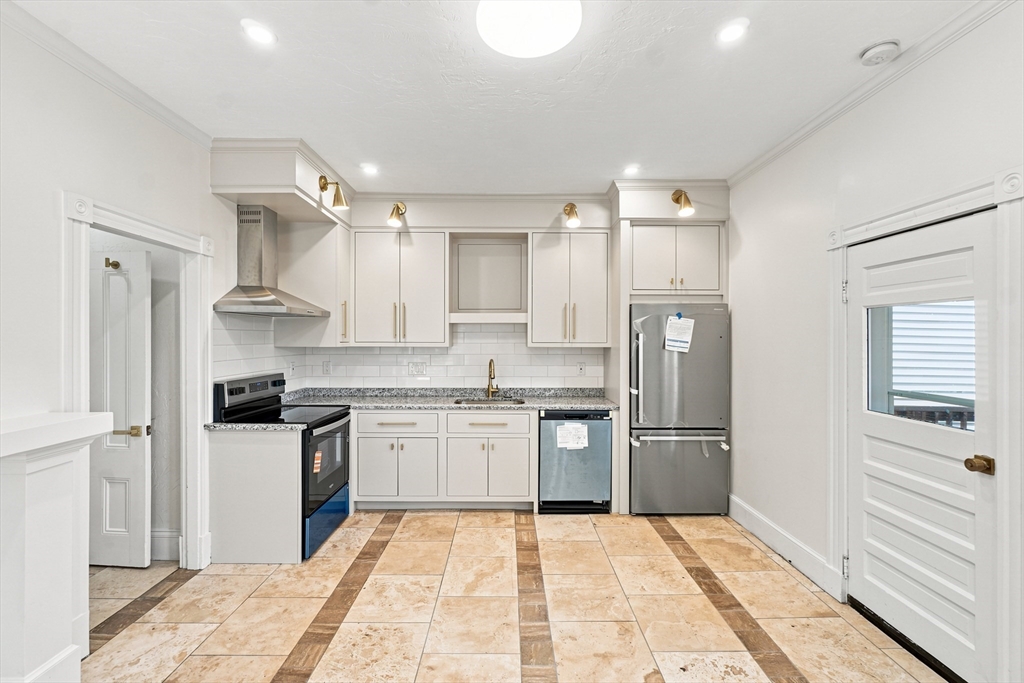 229 Saratoga St # 2