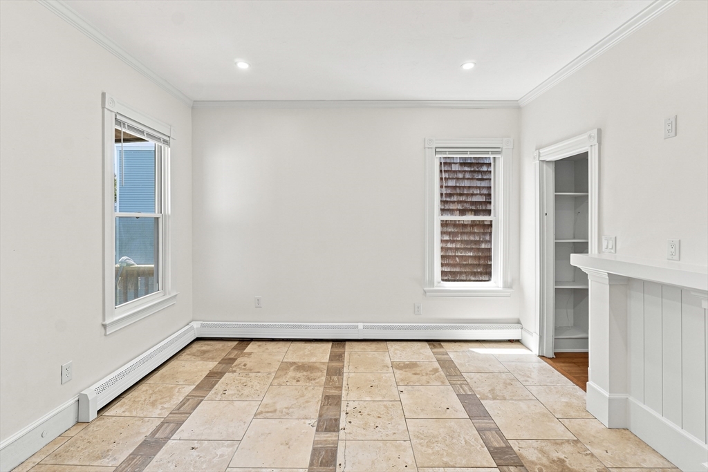 229 Saratoga St # 2