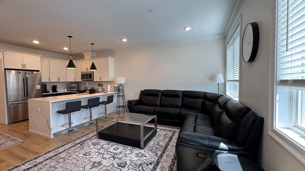 4281 Washington St # 4C
