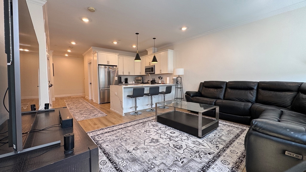 4281 Washington St # 4C