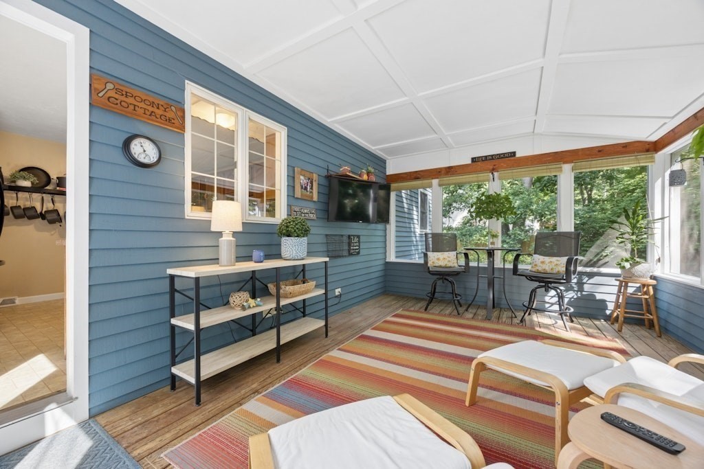 11 Rustic Drive