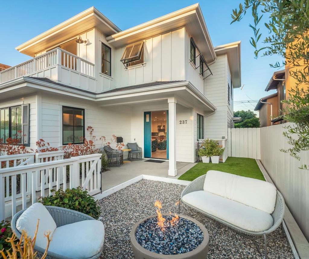237 La Mesa