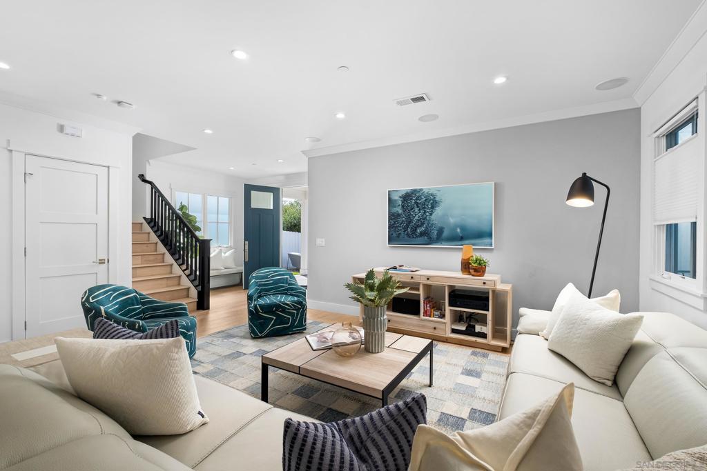 237 La Mesa