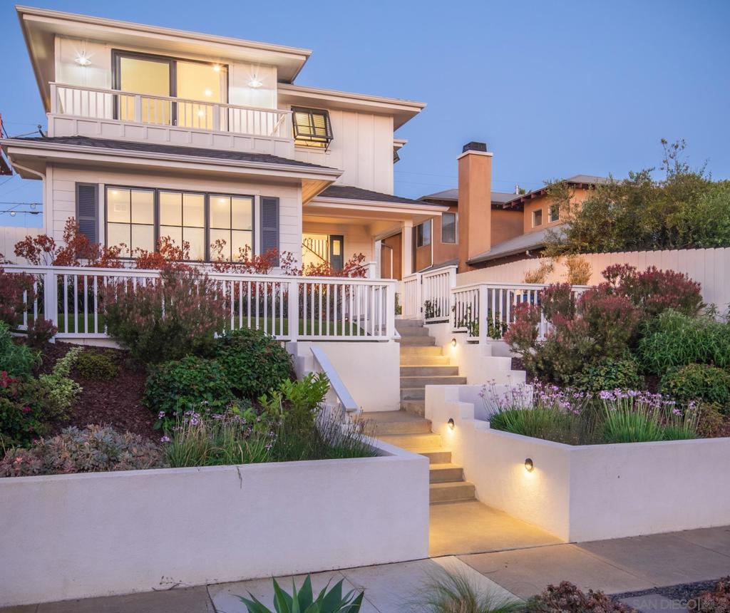 237 La Mesa