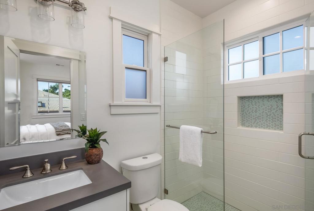 237 La Mesa