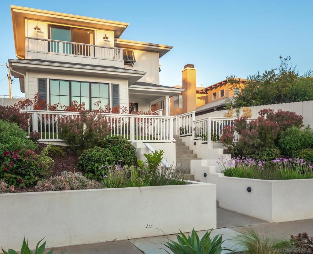 237 La Mesa