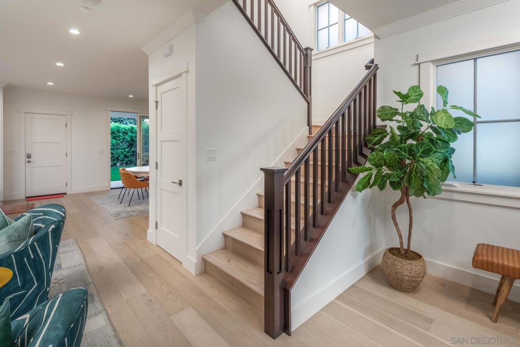 237 La Mesa