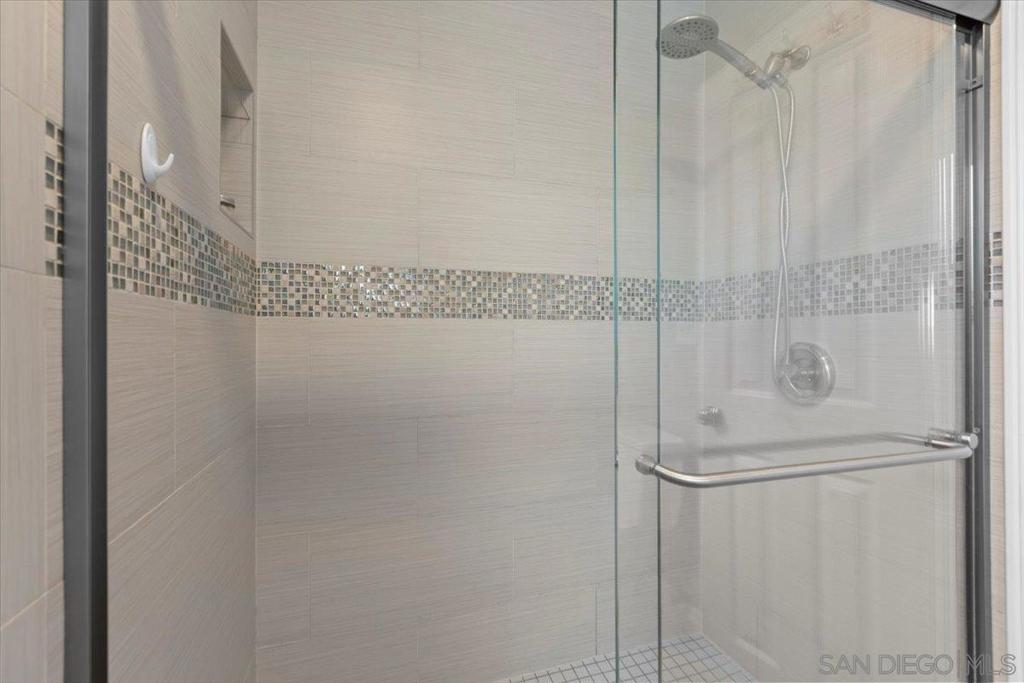 4009 Crown Point Dr 10