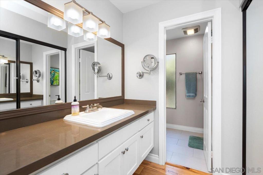 4009 Crown Point Dr 10