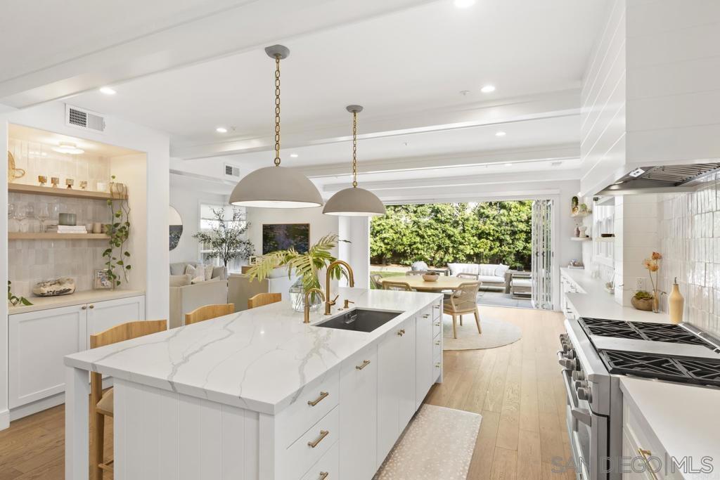 305 La Veta Ave