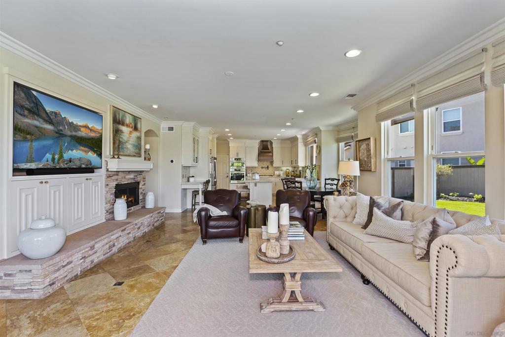 486 Sandalwood Ct