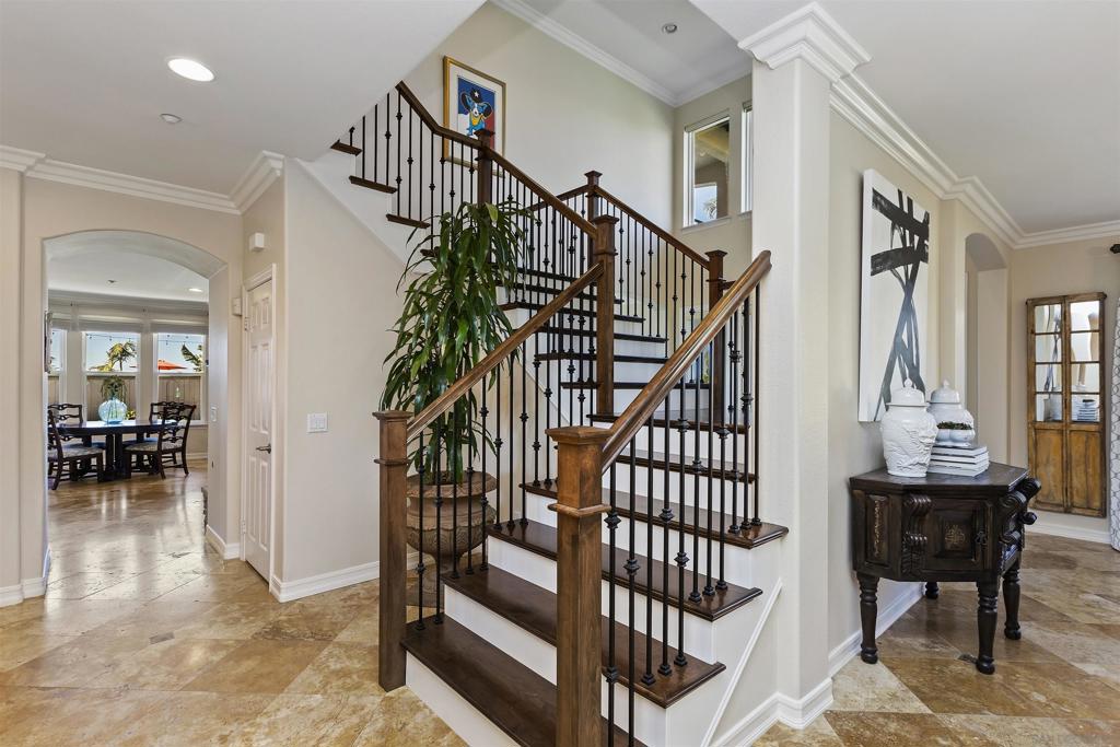 486 Sandalwood Ct