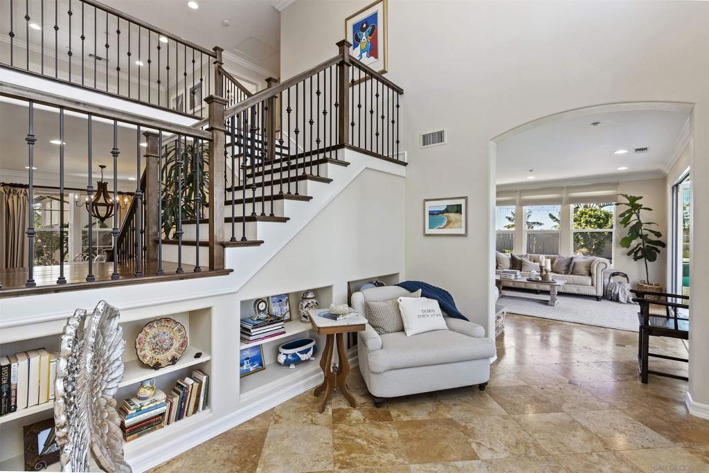 486 Sandalwood Ct