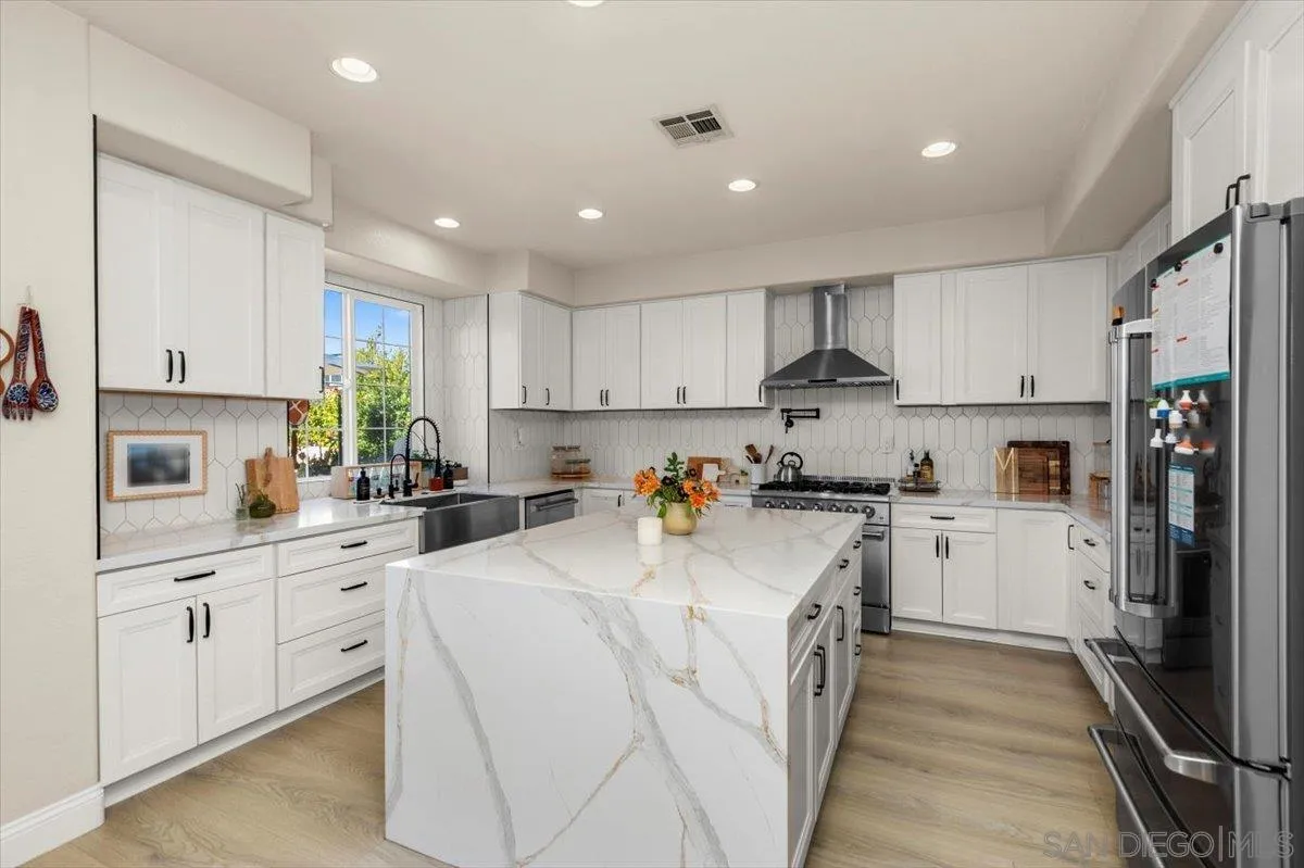 3224 Avenida La Cima