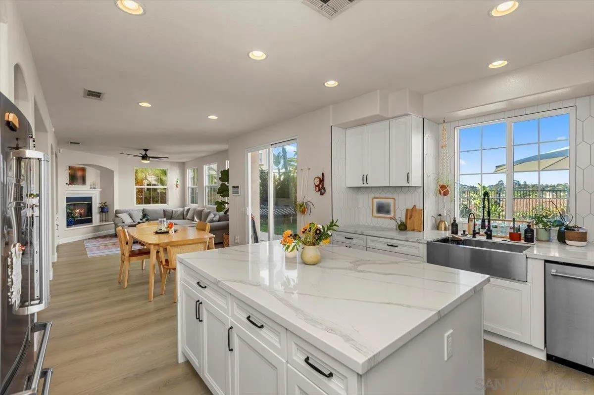 3224 Avenida La Cima