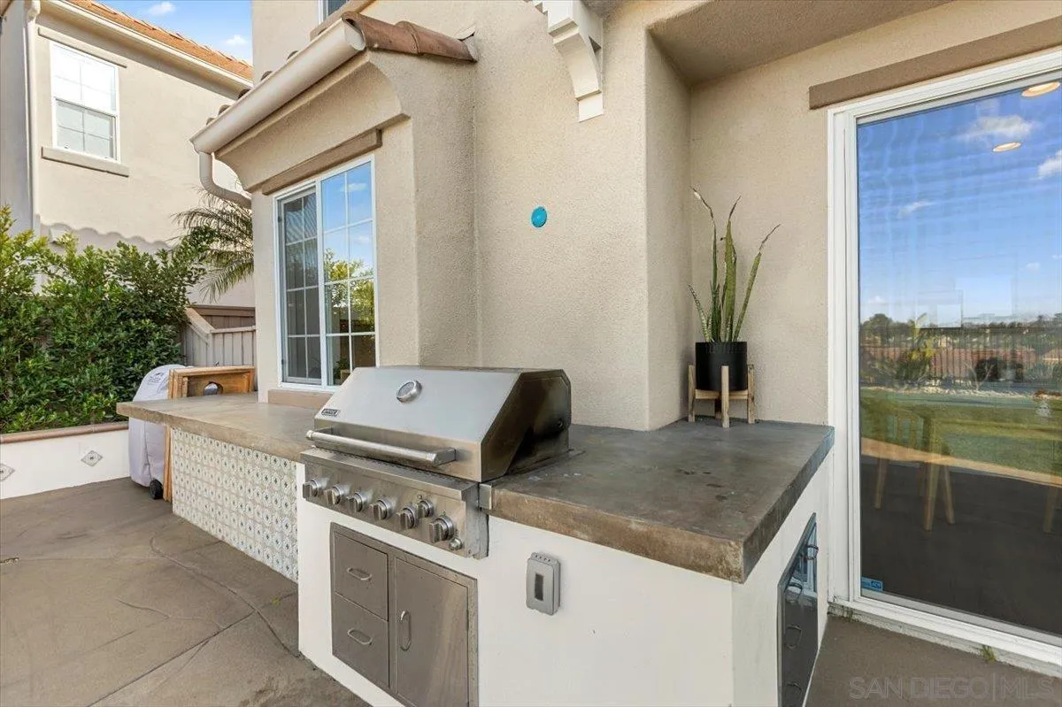 3224 Avenida La Cima