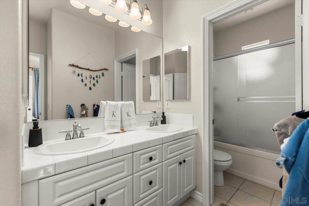 3224 Avenida La Cima