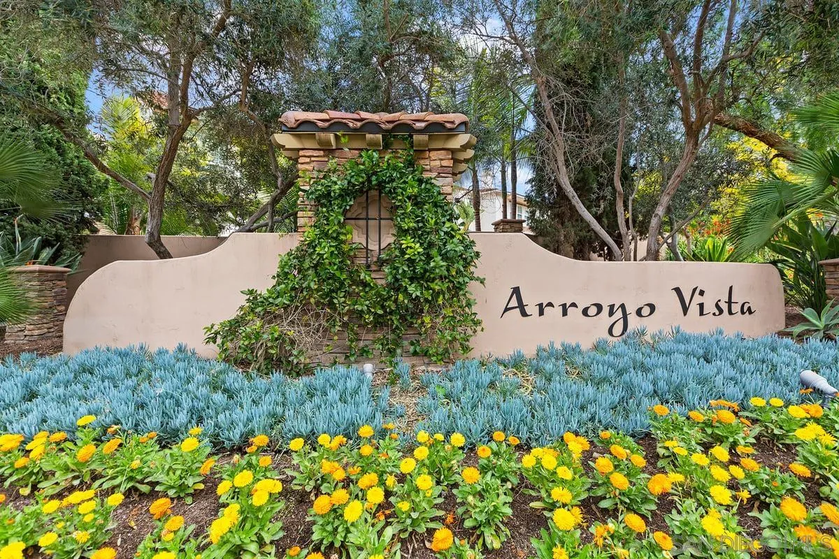 3224 Avenida La Cima