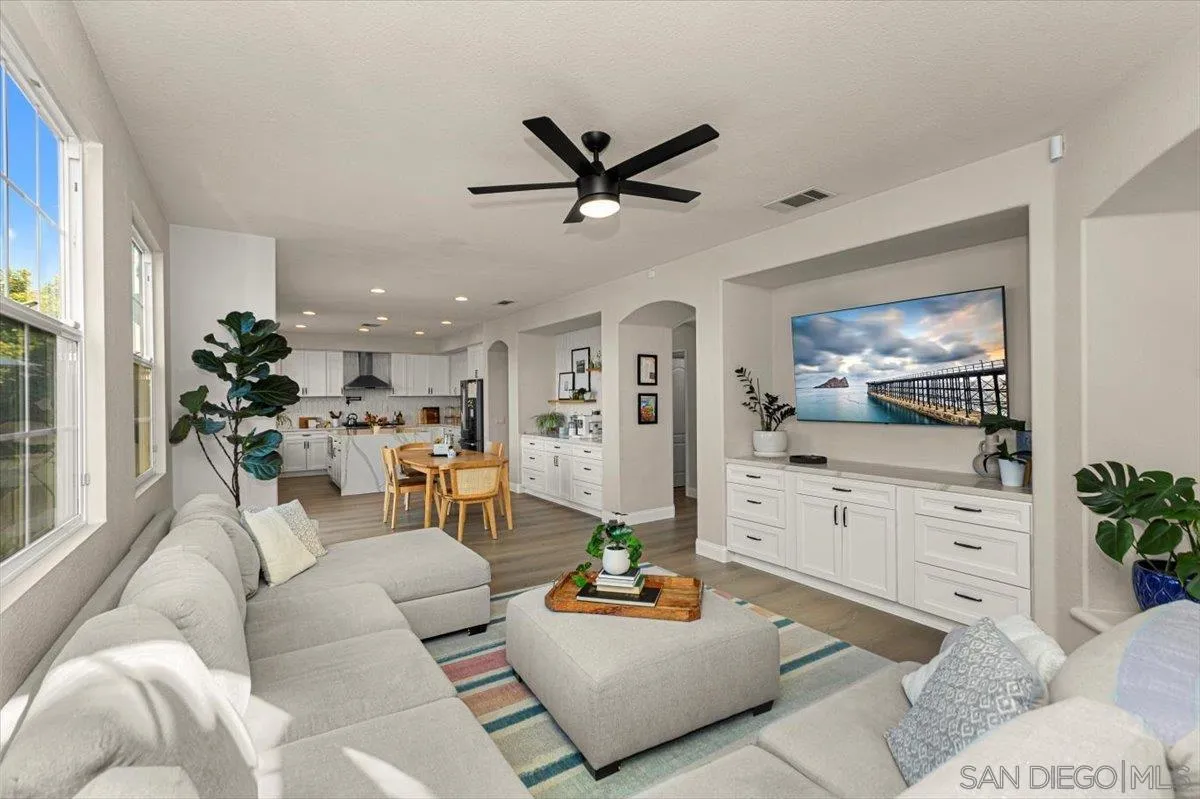 3224 Avenida La Cima