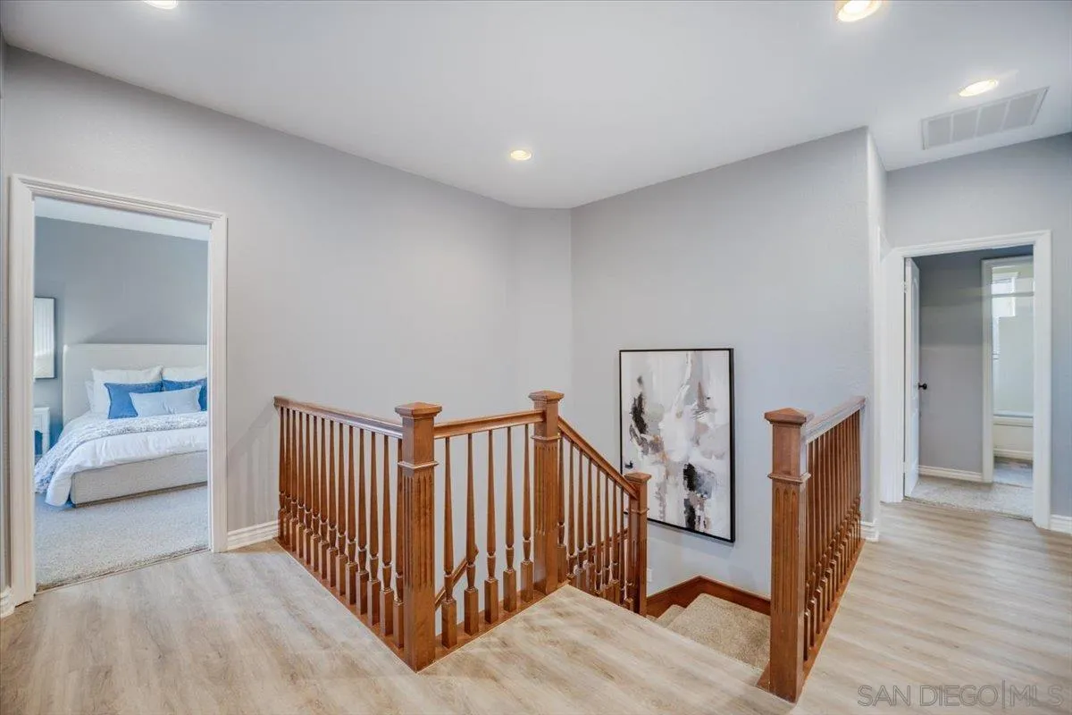 3272 Avenida La Cima