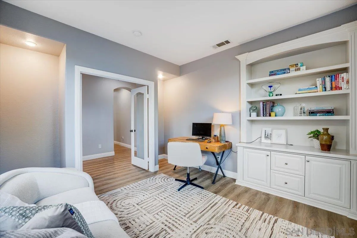 3272 Avenida La Cima