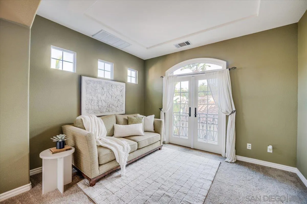 3272 Avenida La Cima