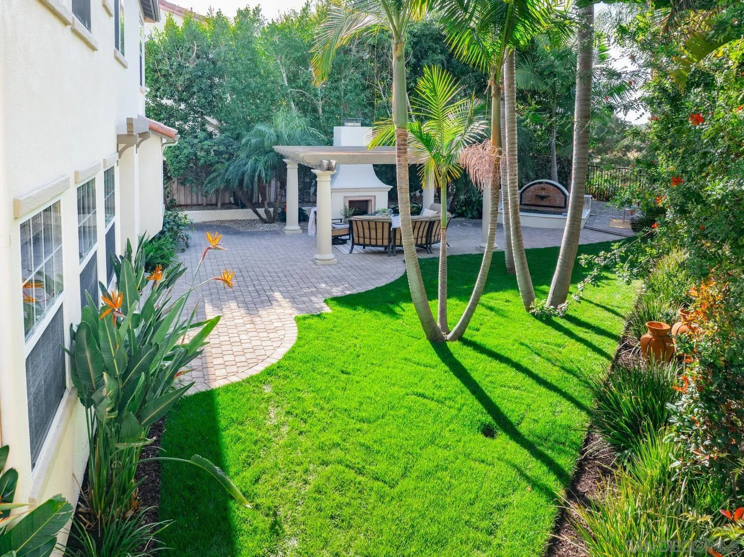 3272 Avenida La Cima